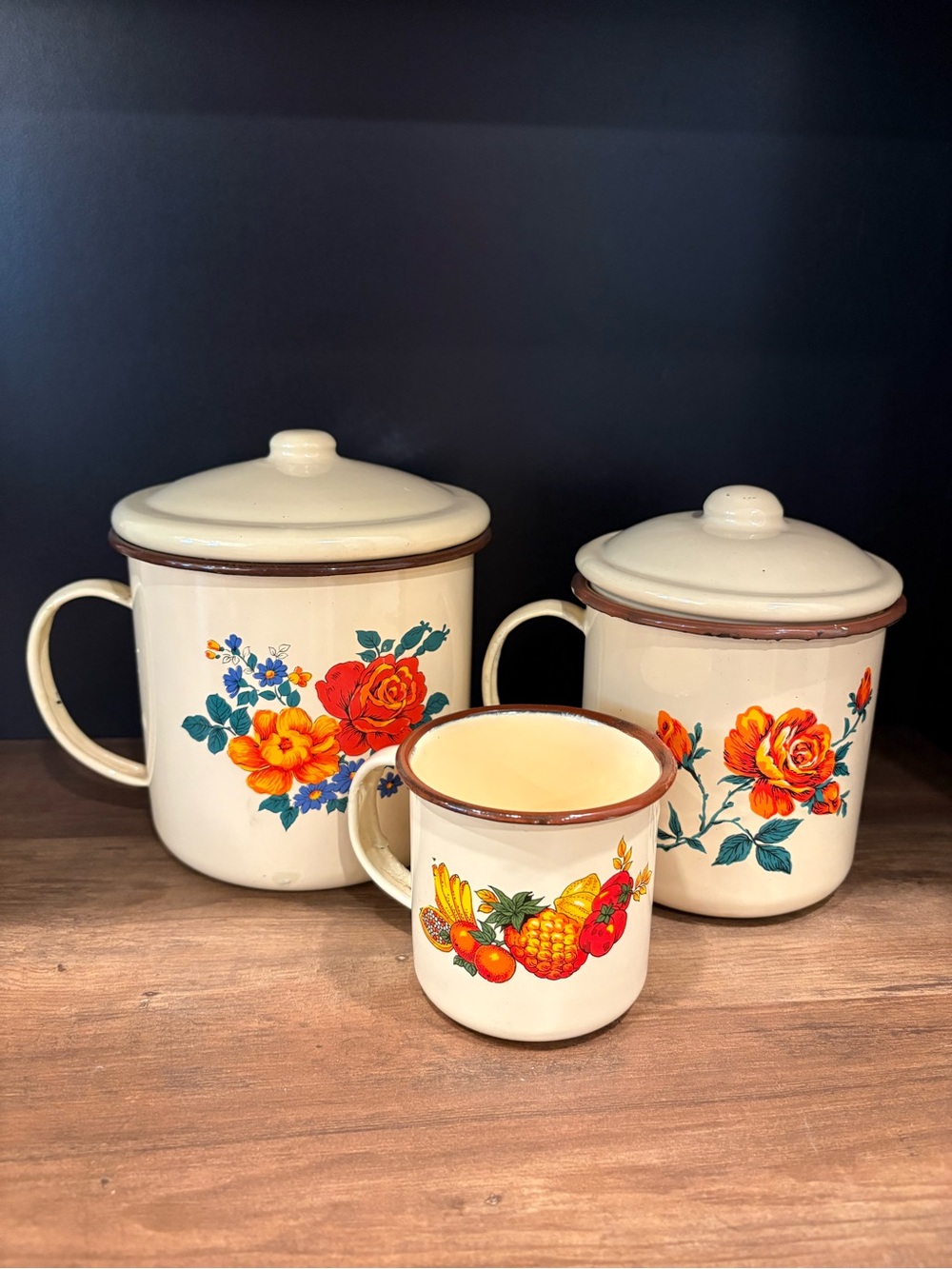🌹🍊🍍 Cute Vintage Enamelware Canister Mug Set from Africa